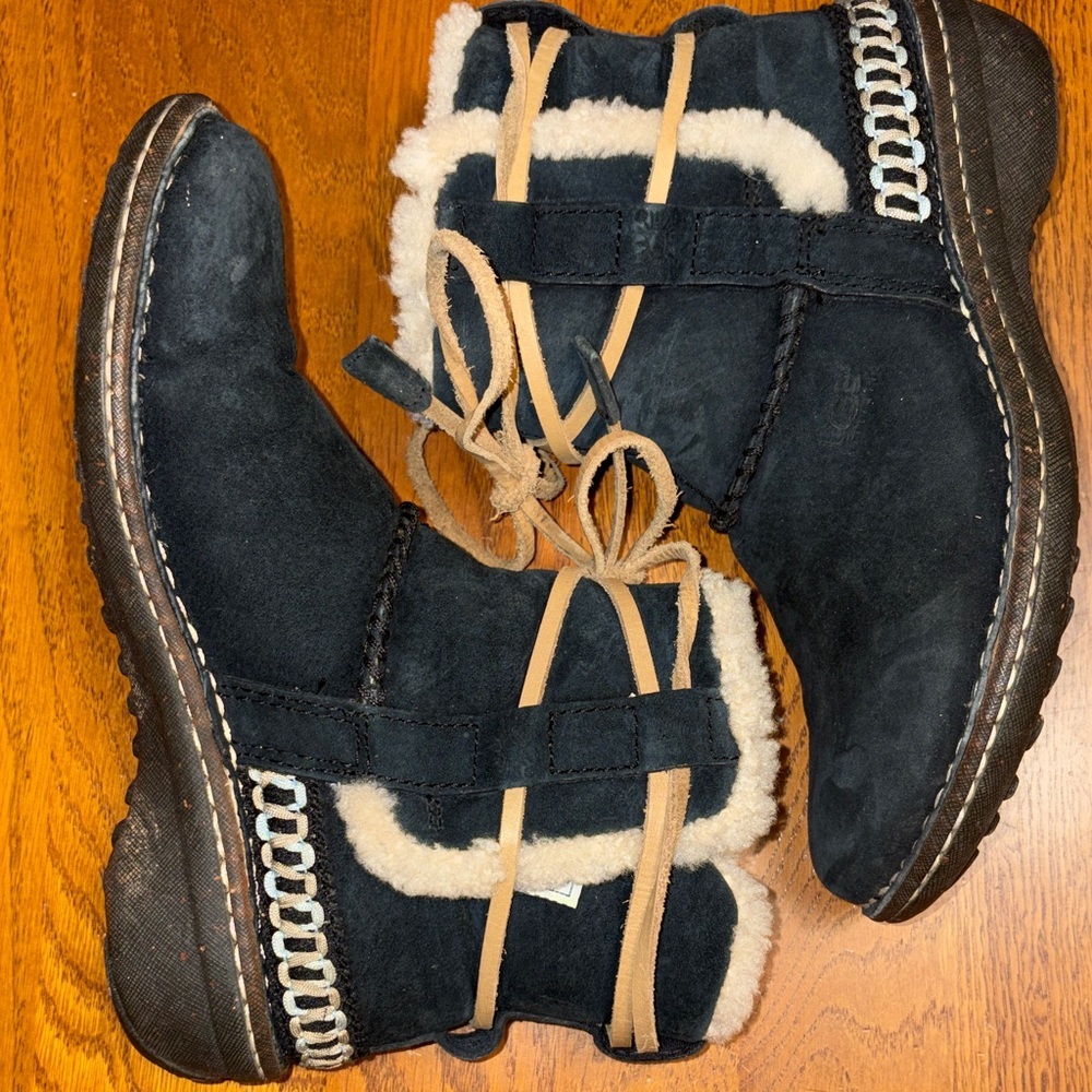 UGG size 6 Black and Tan Shearling Winter Boots